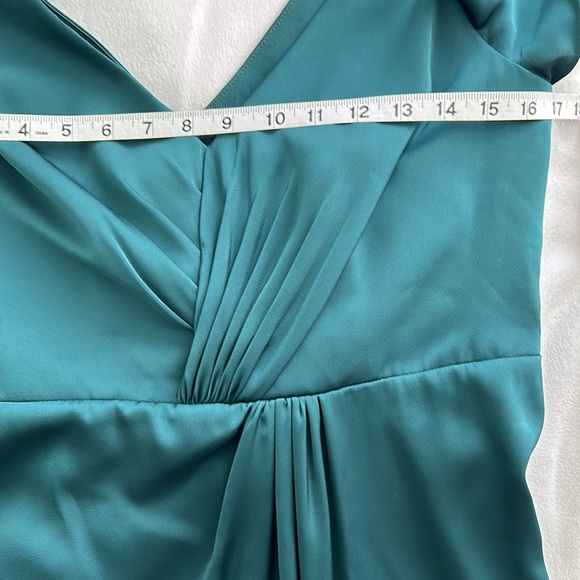 Azazie emerald green maxi dress. Size A10. Official color name is PINE - Picture 9 of 13